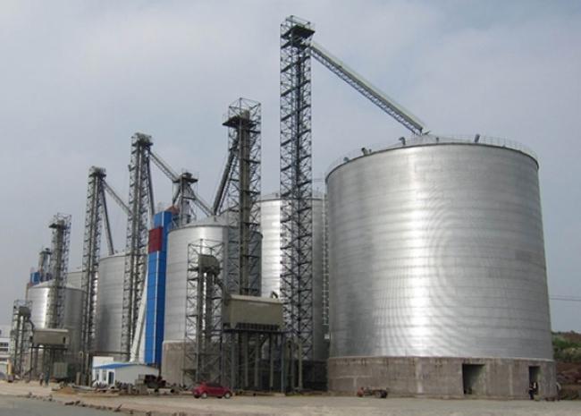 余干大型钢板库构造参数及水泥储存质量